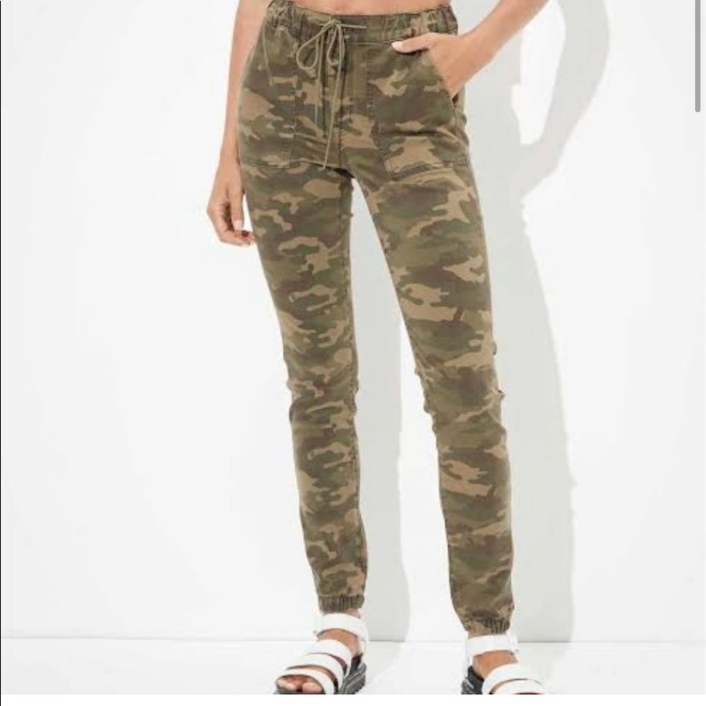 AMERICAN EAGLE OUTFITTERS